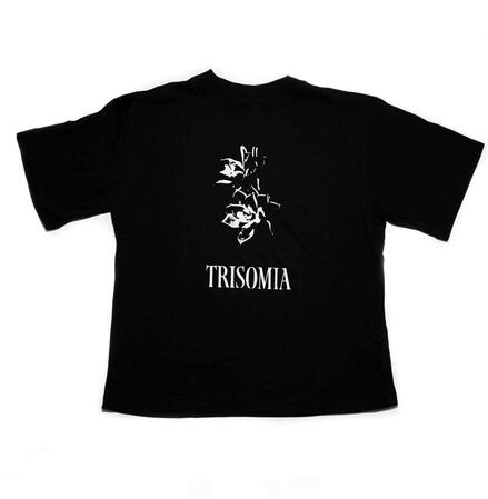 Remera Boxy Fit Flores Color Negro